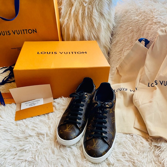 Louis Vuitton Frontrow Sneaker - Picture 3 of 8